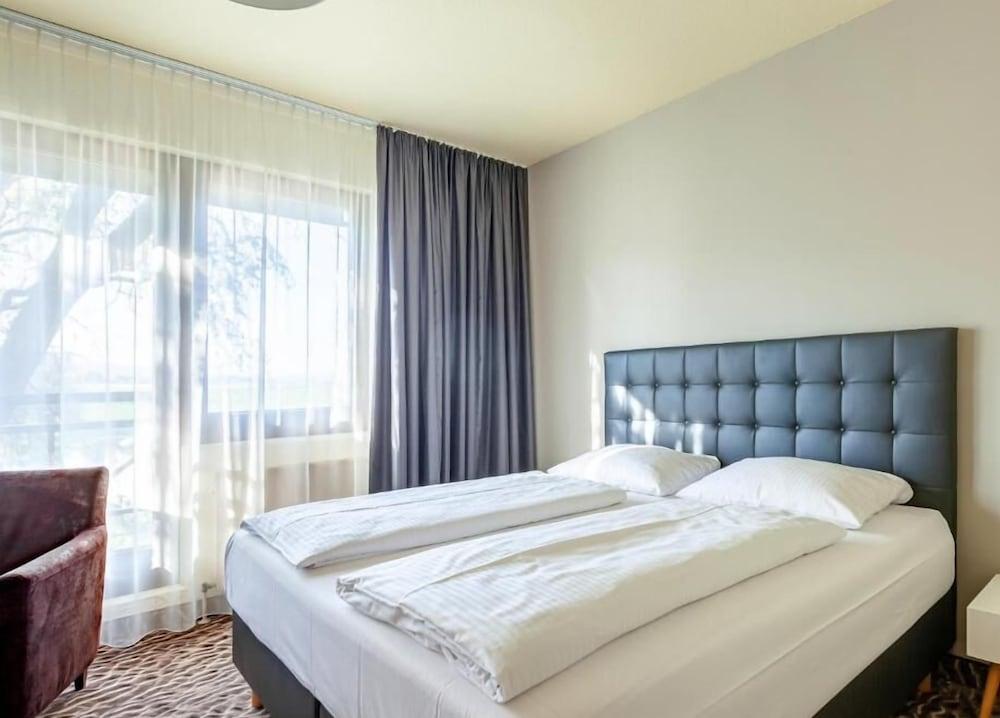 Doblergreen Hotel Stuttgart-แกร์ลิงเงน ภายนอก รูปภาพ