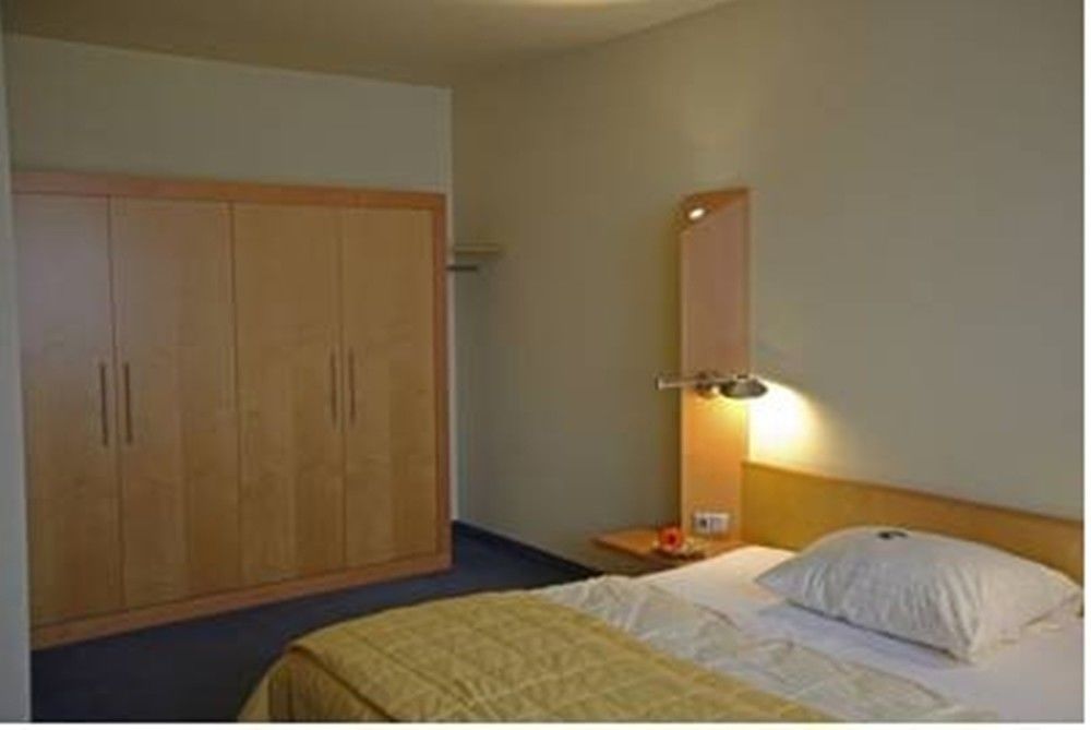 Doblergreen Hotel Stuttgart-แกร์ลิงเงน ภายนอก รูปภาพ